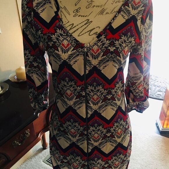 B Envied Tunic Blue Red Geometric Designs Small - Picture 5 of 9